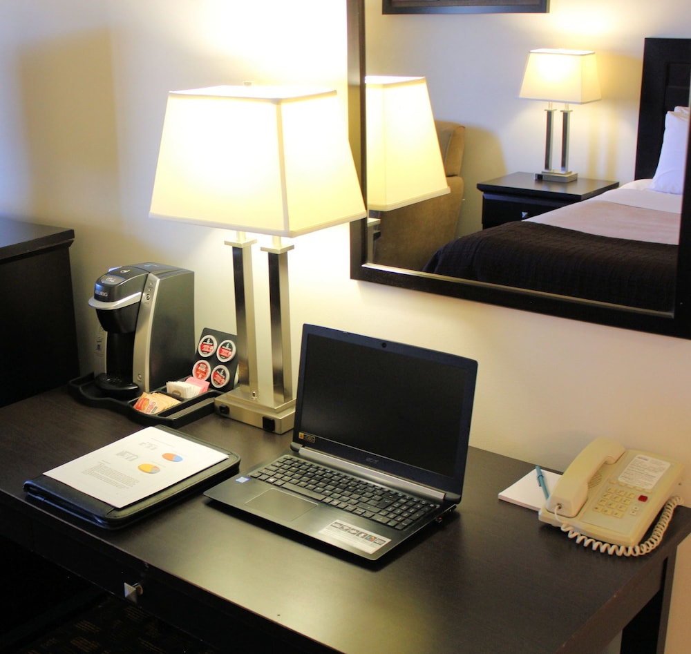 Business Room, 1 King Bed - Photo 2