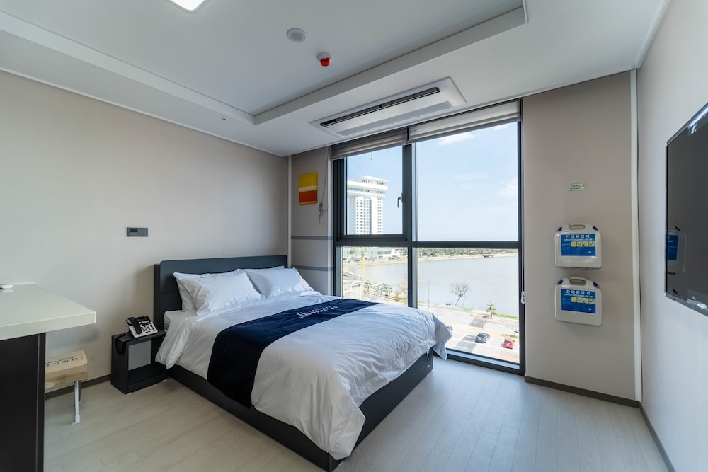 Superior Double Room (Lake View) - Photo 1
