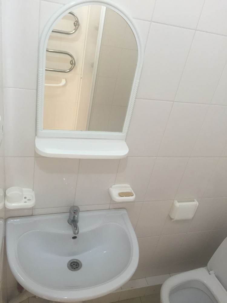 Basic Twin Room photo 3