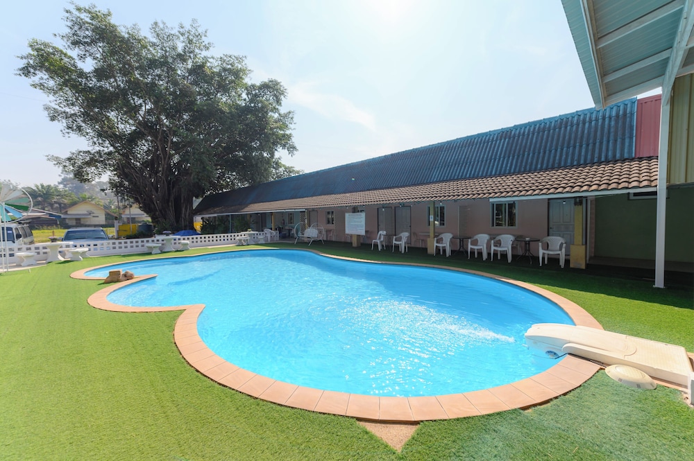 Standard Twin Room, Pool View photo 3