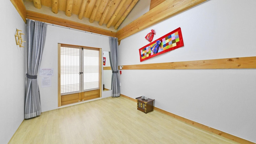 Basic Room, 1 Bedroom (Cosmos) - Photo 5