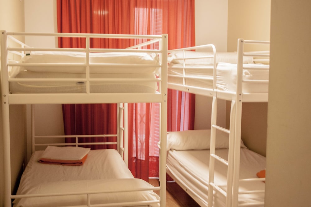 Dormitorio compartido, Dormitorio mixto, Baño privado (1 cama en dormitorio de 4 camas)