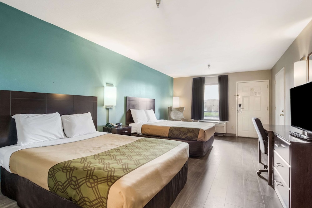 Standard Room, 2 Queen Beds, Non Smoking photo 3
