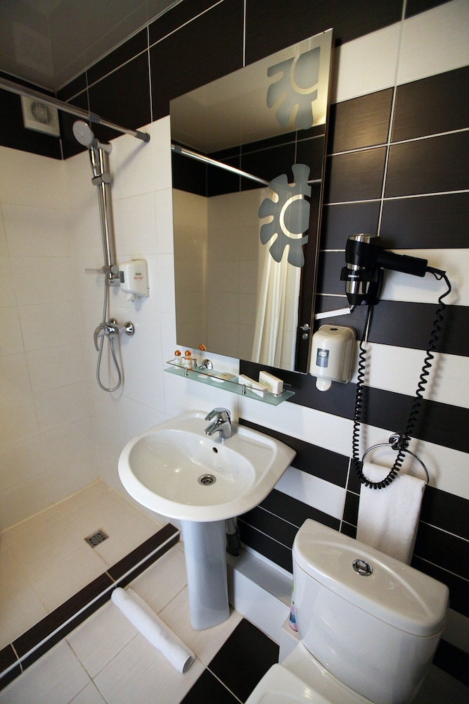 Basic Single Room photo 3