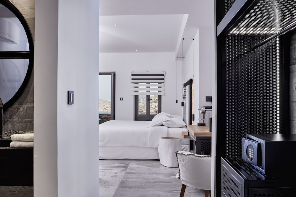 Superior Suite, Sea View - Photo 2