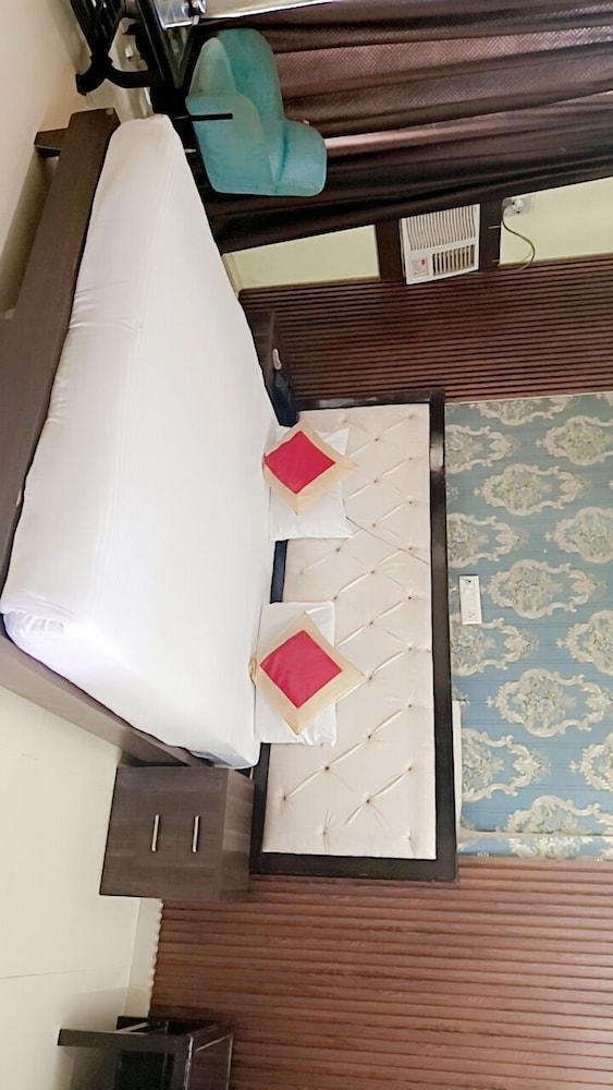Deluxe Double or Twin Room, Non Smoking photo 2