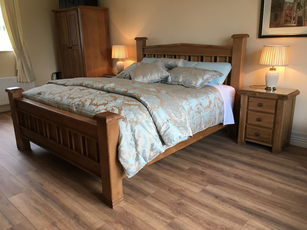 Luxury Room, 1 King Bed photo 2