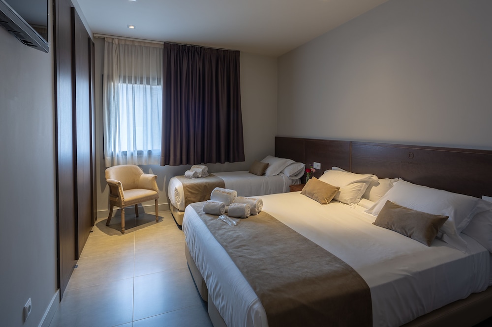 Standard Double Room (Triple Uso)