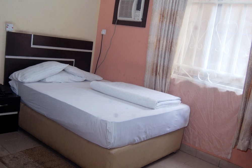 Standard Double Room photo 3