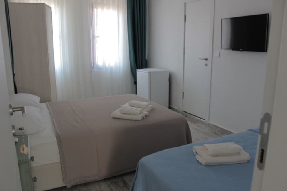 Standard Triple Room photo 3