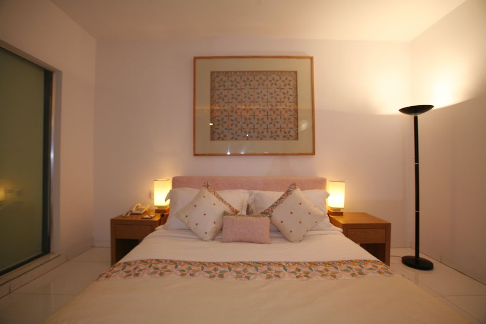 Luxury Suite, 1 King Bed photo 3