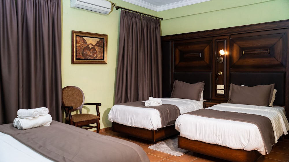 Family Room, Meteora View - Photo 6