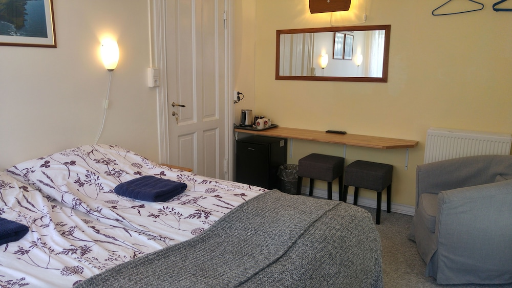 Double Room, Shared Bathroom photo 1
