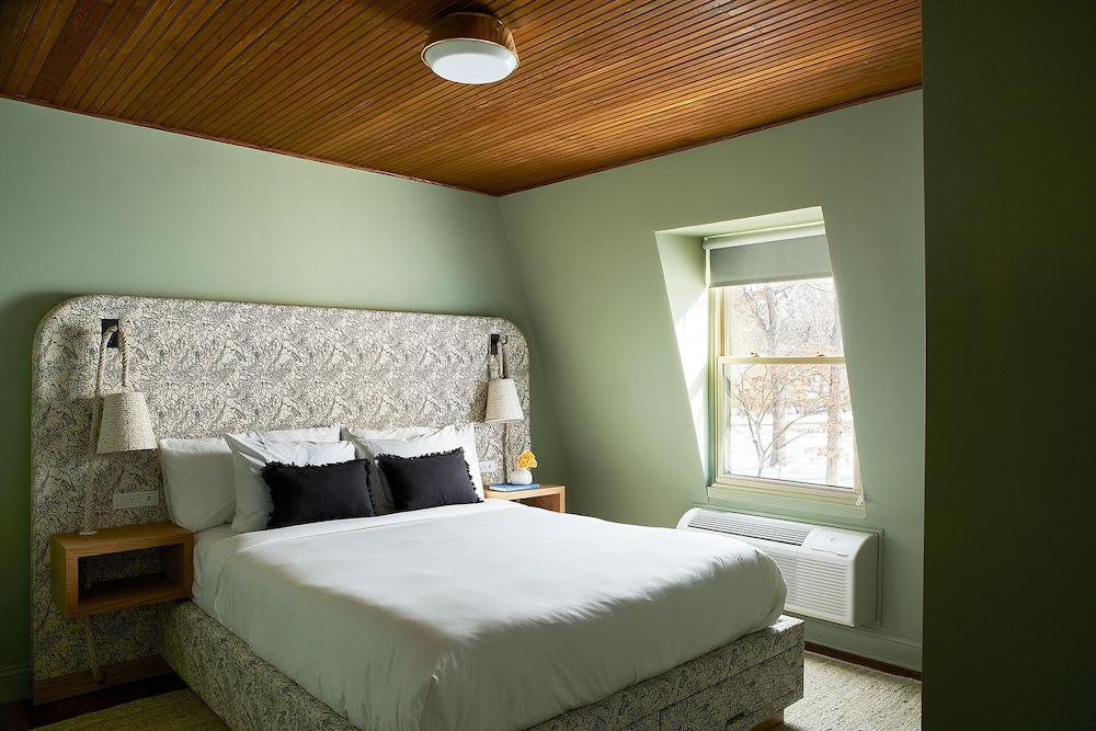 Suite 10 - One Bedroom