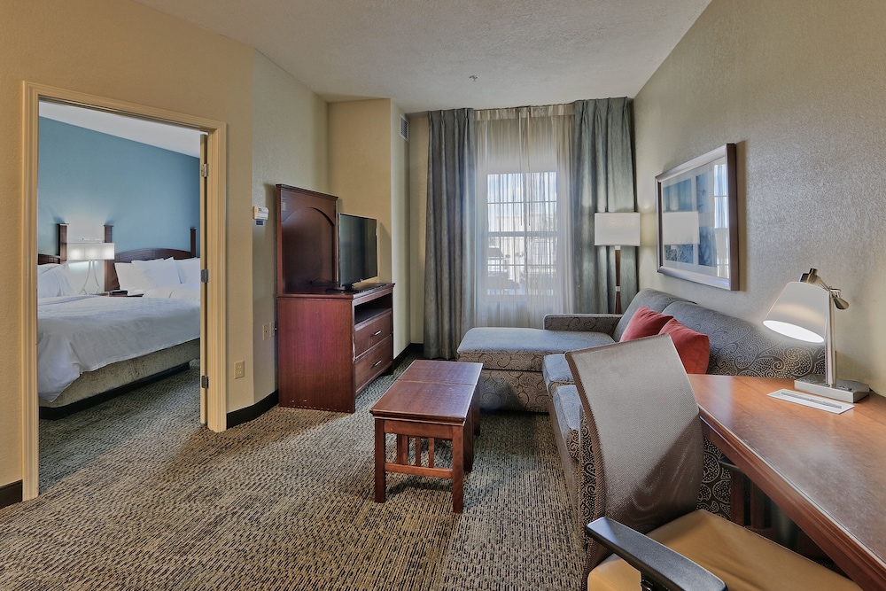 Suite, 1 Bedroom, Kitchen photo 2