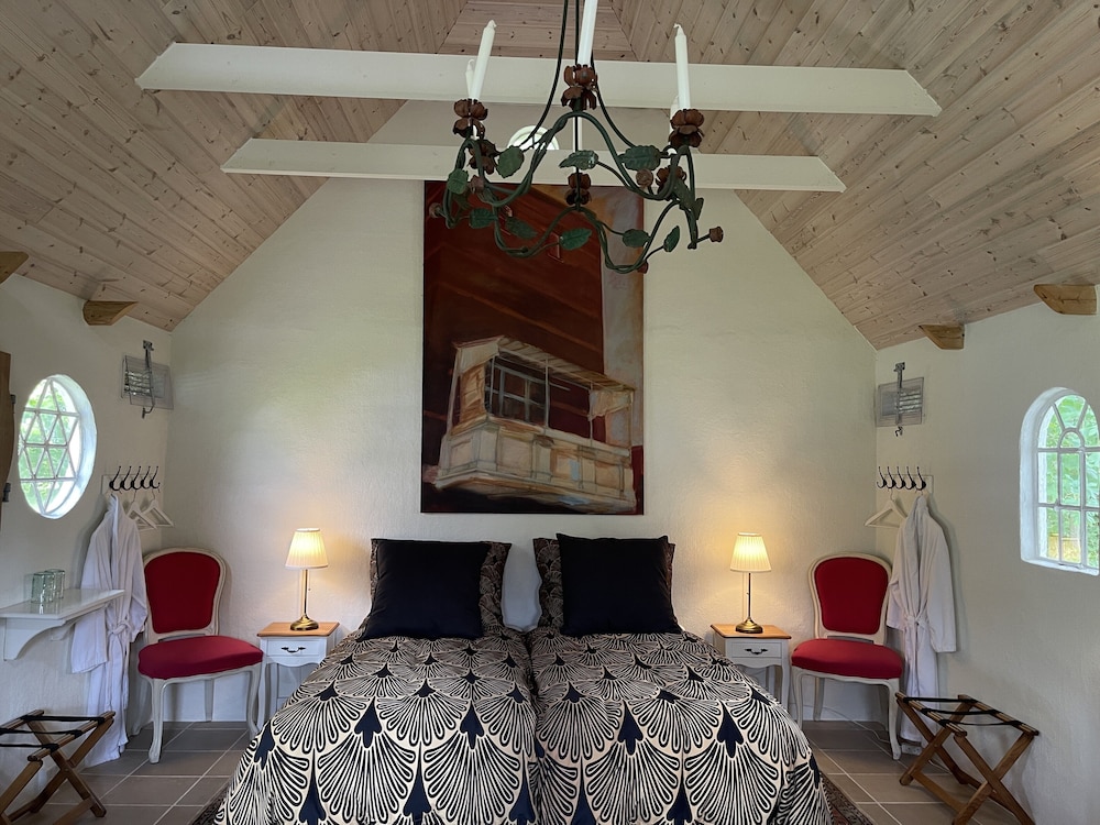 Deluxe Cottage, 1 King Bed, Accessible, Hot Tub photo 1