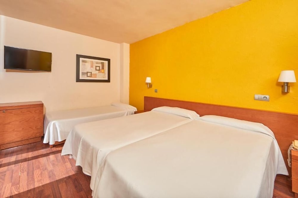 Double Room, Mountain View (2 adults and 1 child)