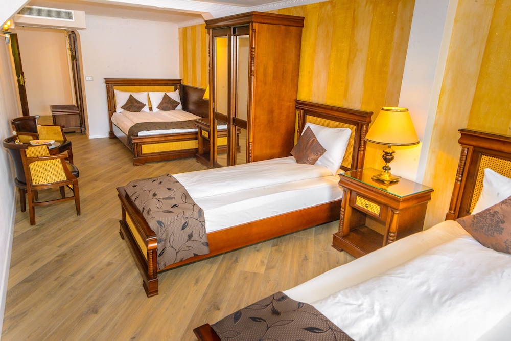 Superior Quadruple Room photo 2