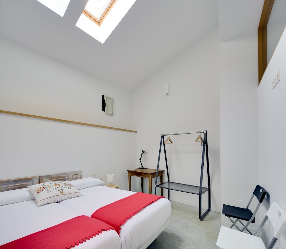 Apartment, 2 Bedrooms, Ground Floor (Porto) photo 2