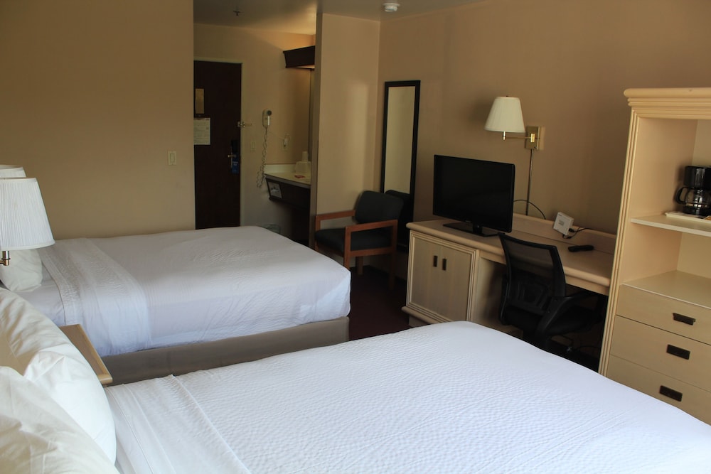 Efficiency, Standard Room, 2 Queen Beds - Photo 1
