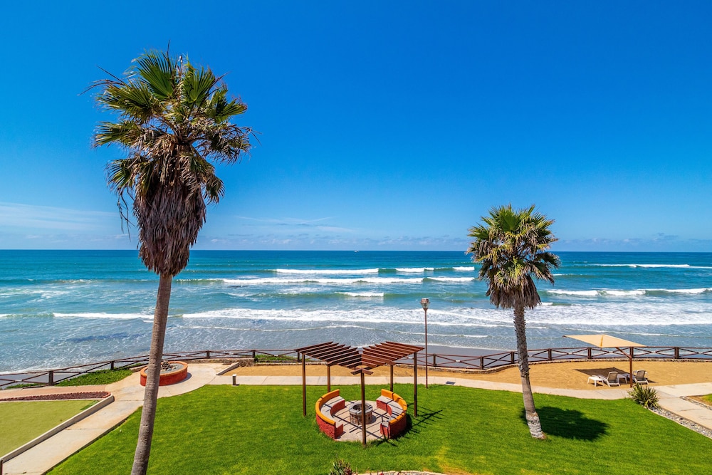 1 Bedroom Villa 2nd Floor, Ocean Front photo 3