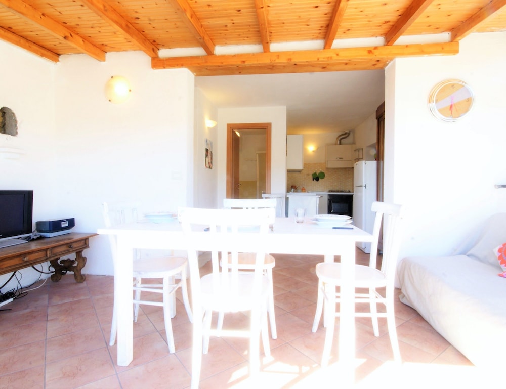 Apartment, 2 Bedrooms, Terrace photo 3