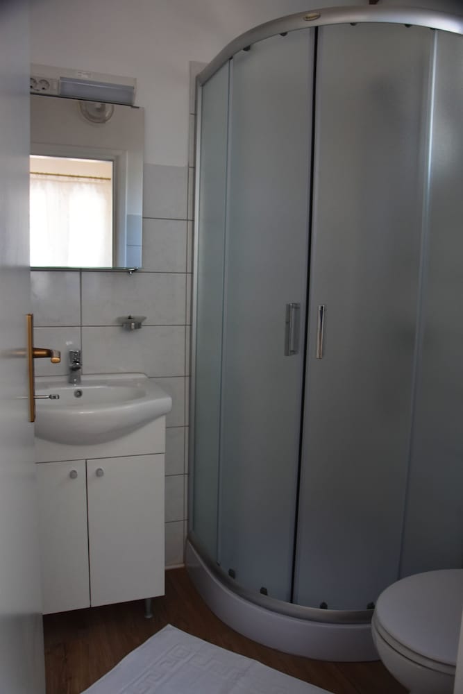 Mobile Home photo 3