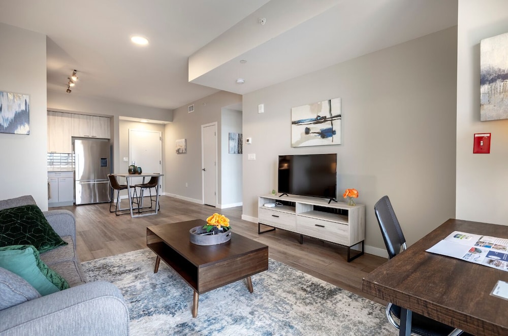 Luxury Apartment, Balcony, Harbor View photo 3
