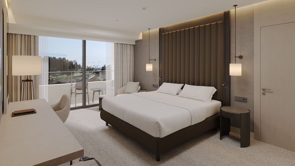 Grand Room, 2 Bedrooms, Balcony photo 2