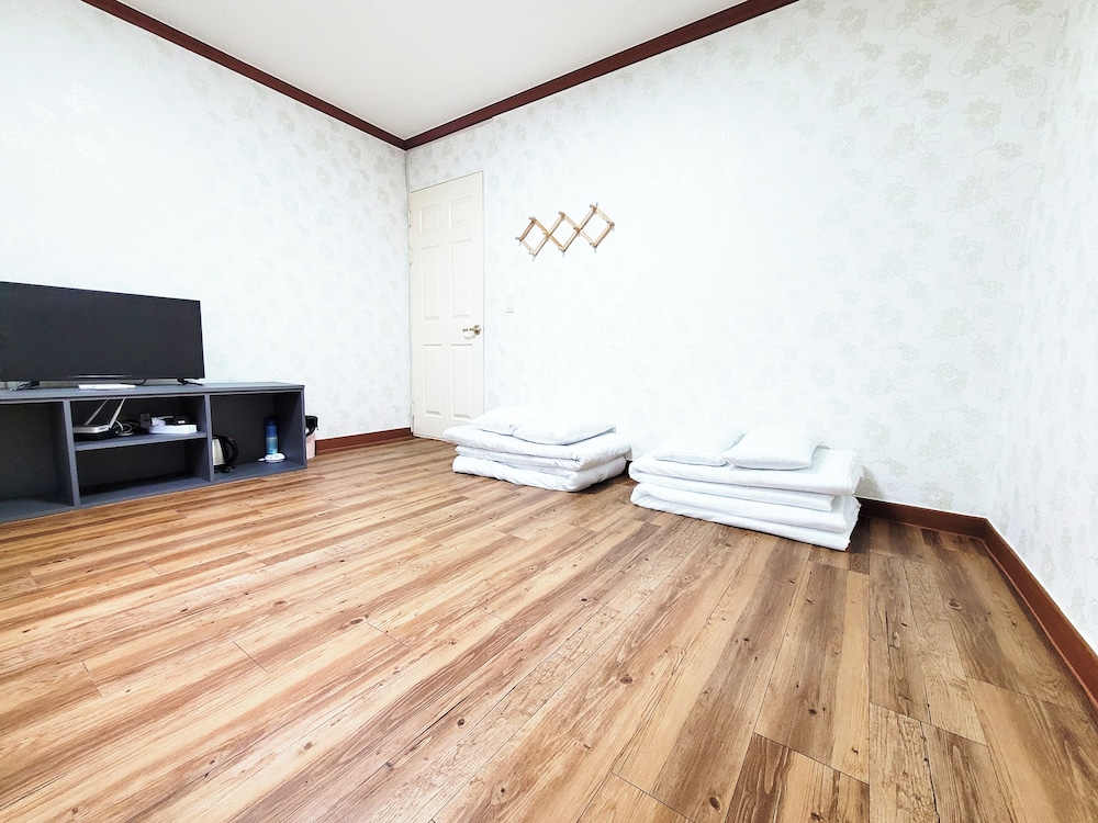 Traditional Quadruple Room photo 1