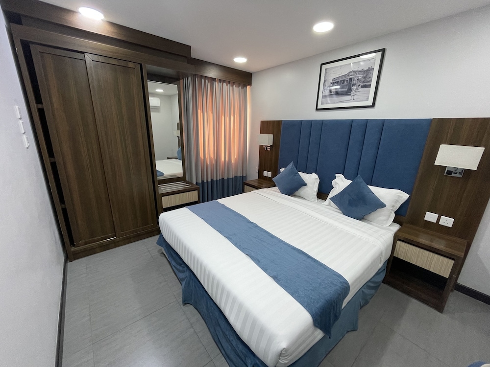 Three Bedroom Apartment - Photo 1