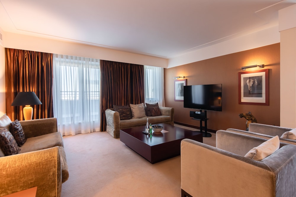 Suite, Multiple Beds (Panoramic)