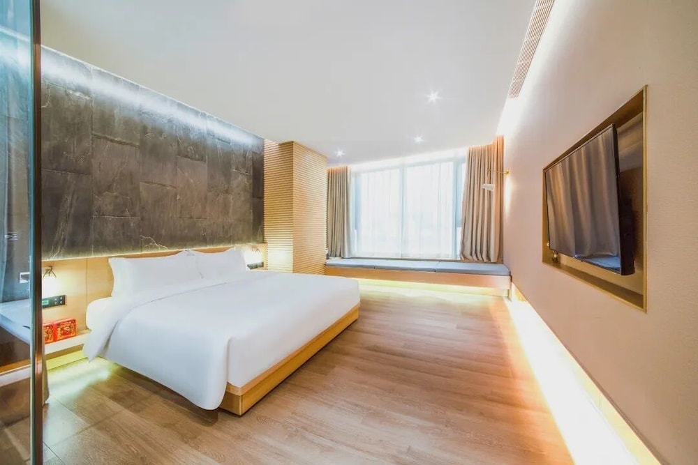 Superior Single Room, Lake View