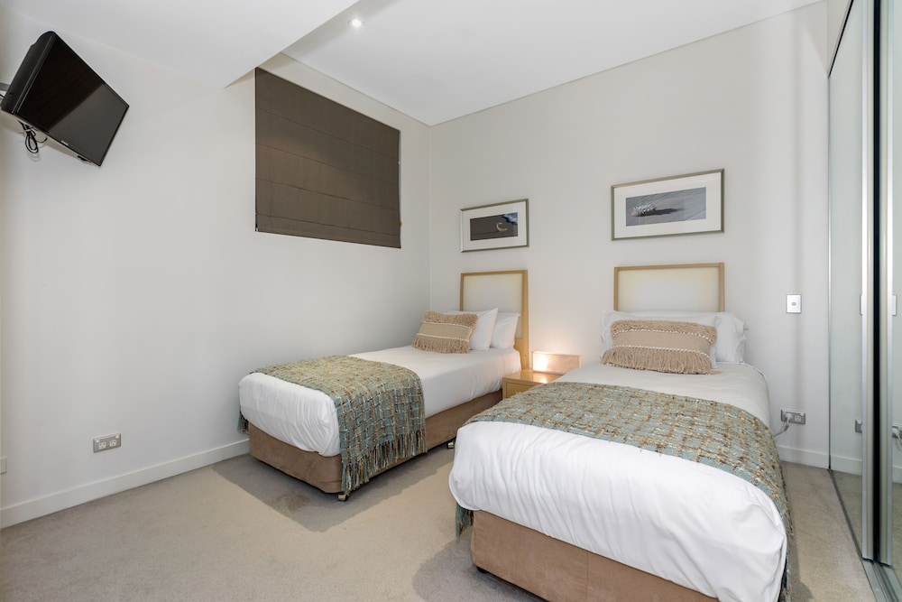 Luxury Apartment, 3 Bedrooms, Balcony, Park View photo 1