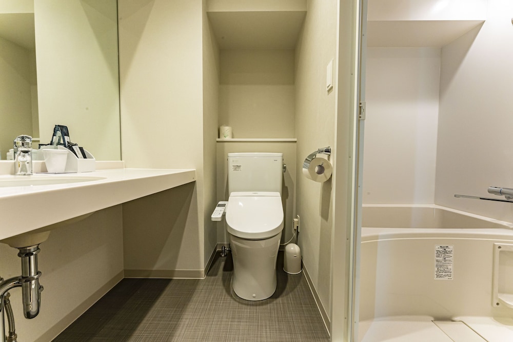 Comfort Single Room, Non Smoking (1 Person Use, Semi-Double) photo 3