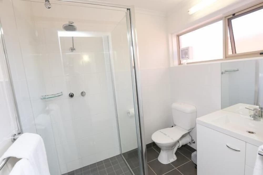 Deluxe Suite, 1 Bedroom, Non Smoking (King Deluxe Suite) photo 3