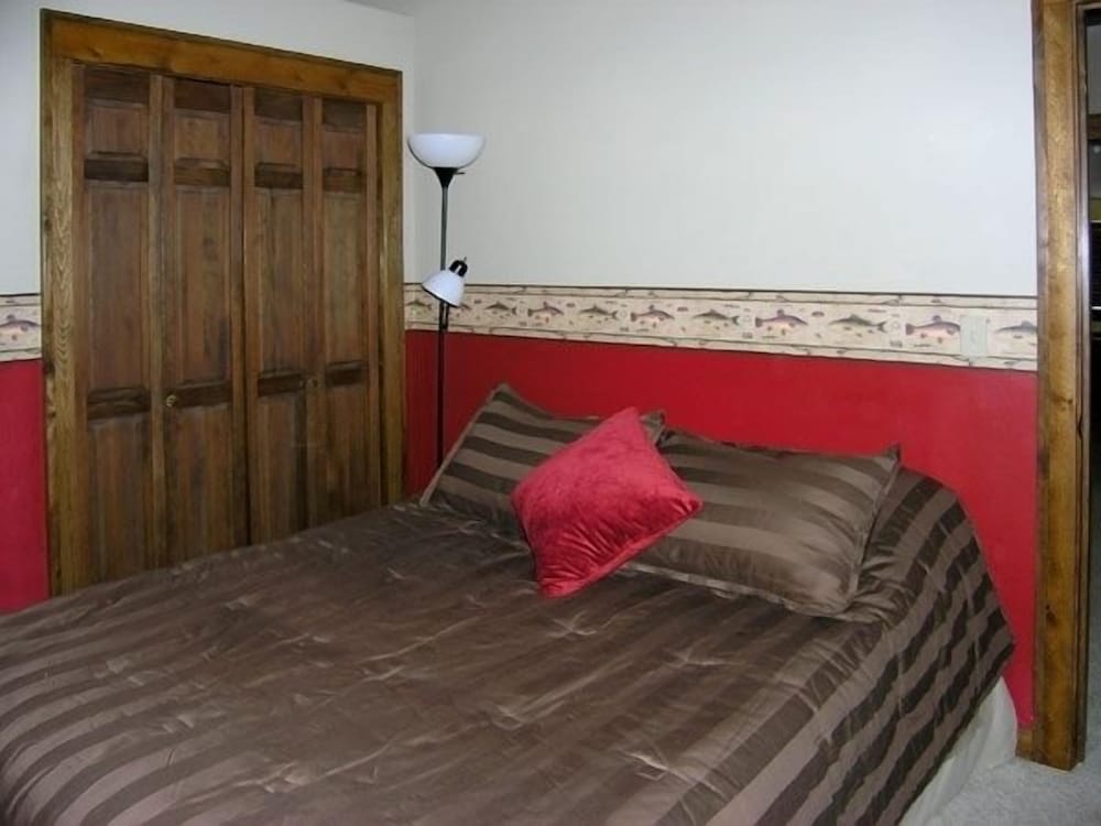 Noble Suite