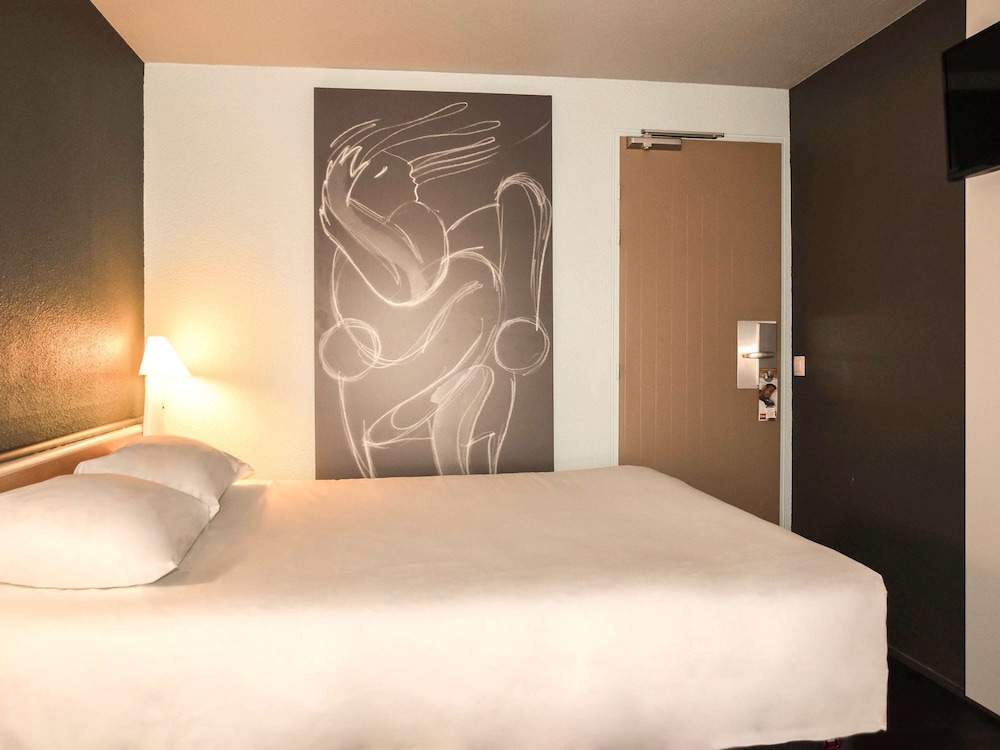Standard Room, 1 Double Bed - Photo 13