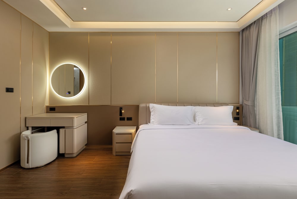 Premium Suite, 2 Bedrooms, Balcony, Partial Sea View photo 2
