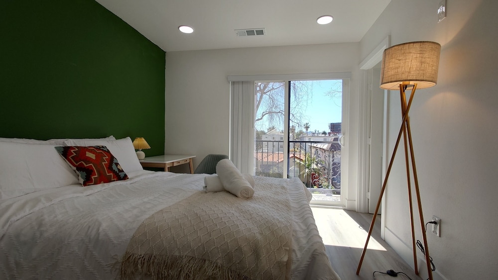 Standard Double Room, 1 Queen Bed, Balcony, City View