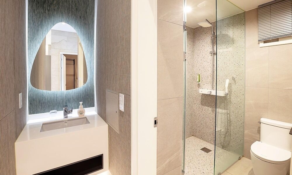Suite - Photo 2
