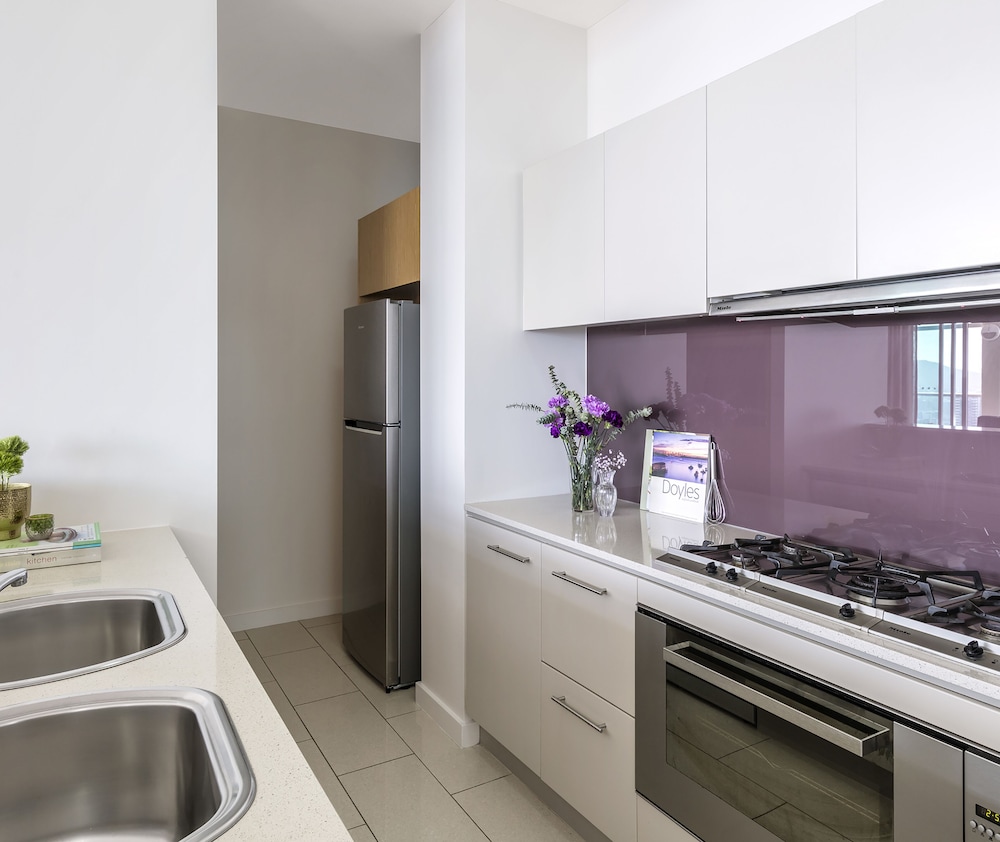 Apartment, 3 Bedrooms - Photo 4