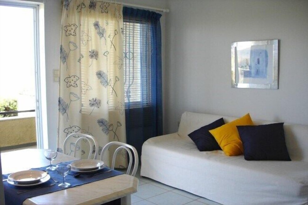 Studio, Sea View