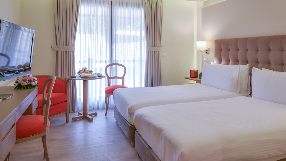 Classic Room, 1 King Bed - Photo 3