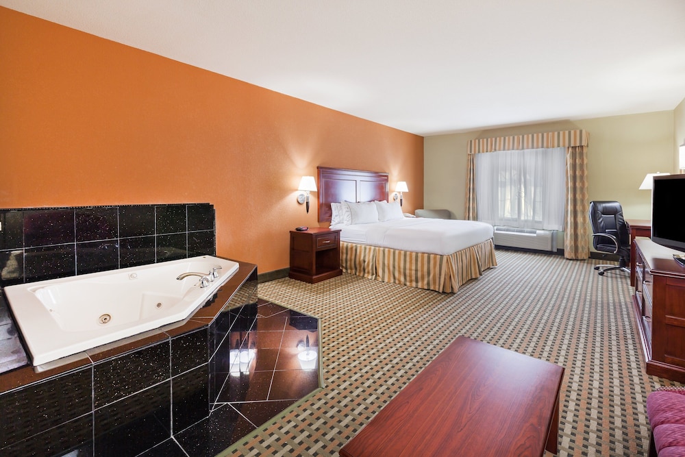 Standard Room, 1 King Bed photo 2