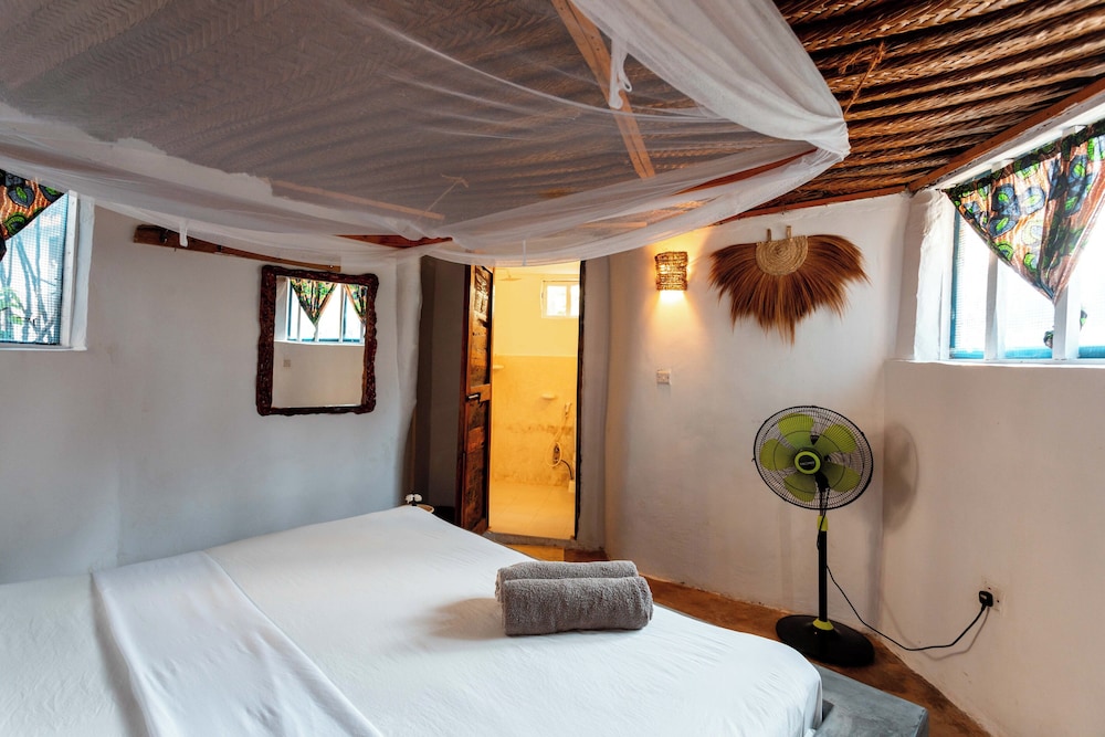 Traditional Bungalow photo 2
