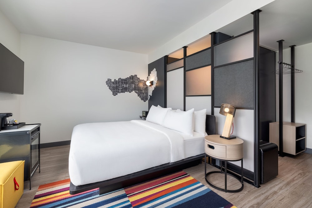 aloft, Room, 1 King Bed - Photo 5