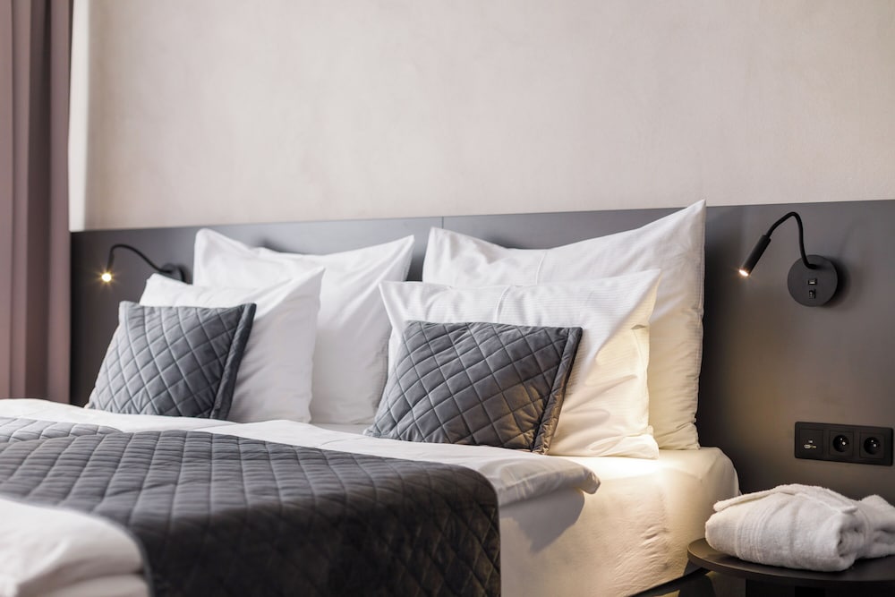Deluxe Room - Photo 6