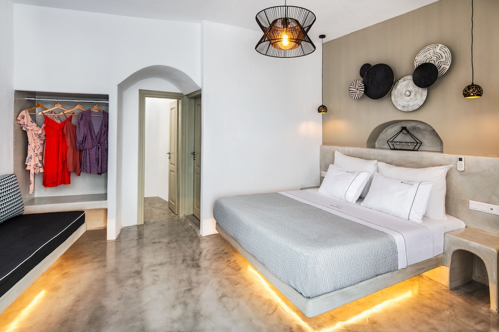 Suite (Blue Dome Suite)