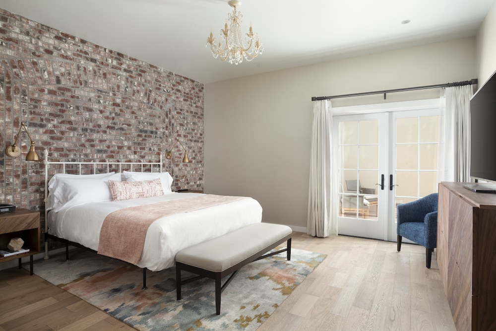Luxury Room, 1 King Bed - Photo 2